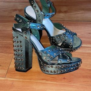 Amazing Aldo size 7 satin platforms. Olive green satin, amber rhinestones.